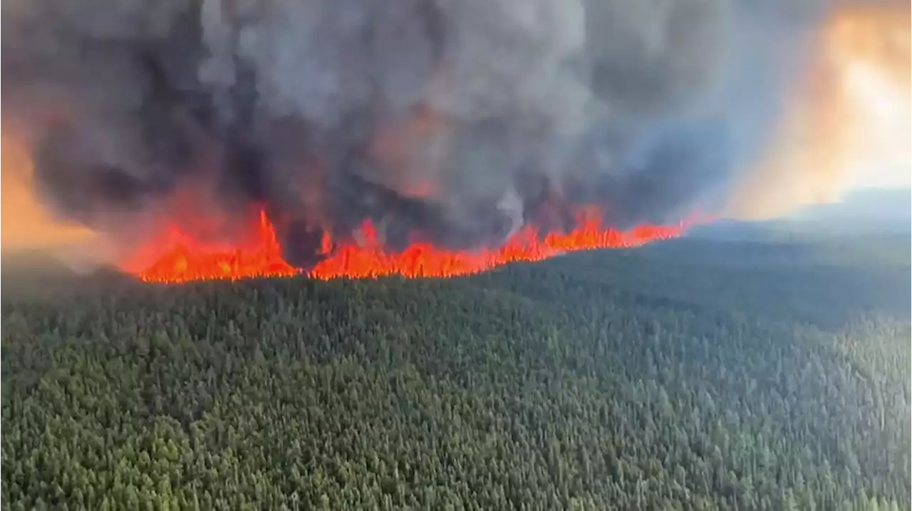 More than 400 wildfires still active in Canada