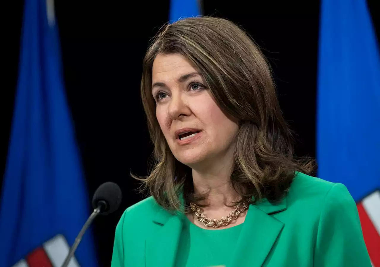 Politics Briefing: Danielle Smith looking forward to working with Ottawa on climate change