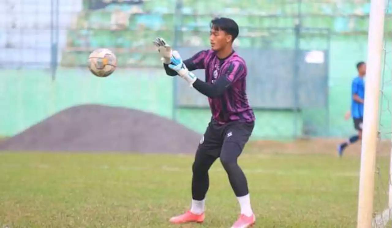 Arema FC Berencana Ambil Kiper Keempat dari Akademi