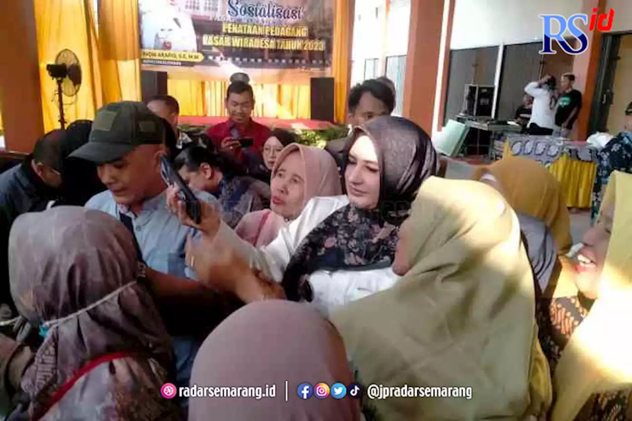 Bupati Fadia Larang Pasar Wiradesa Bayangan