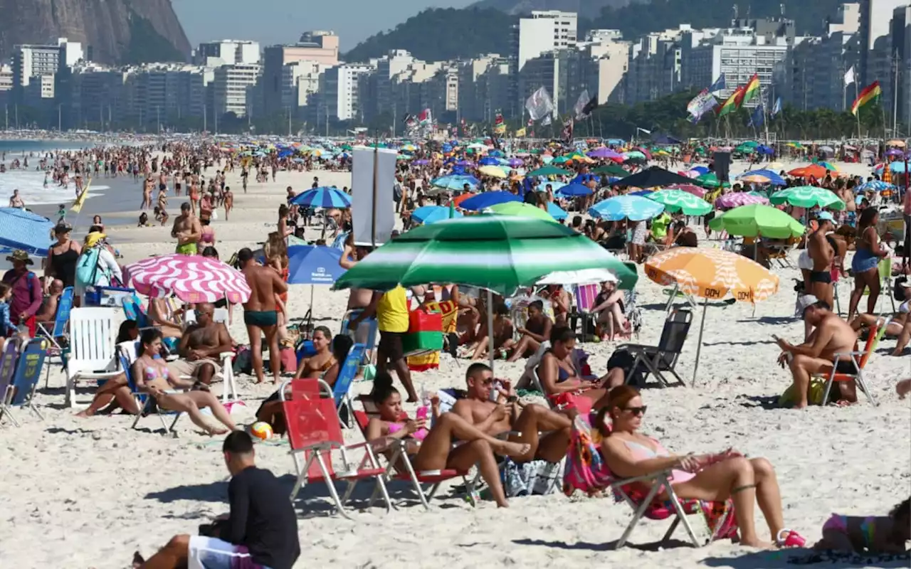 Cariocas e turistas aproveitam praia neste sábado de sol | Rio de Janeiro | O Dia