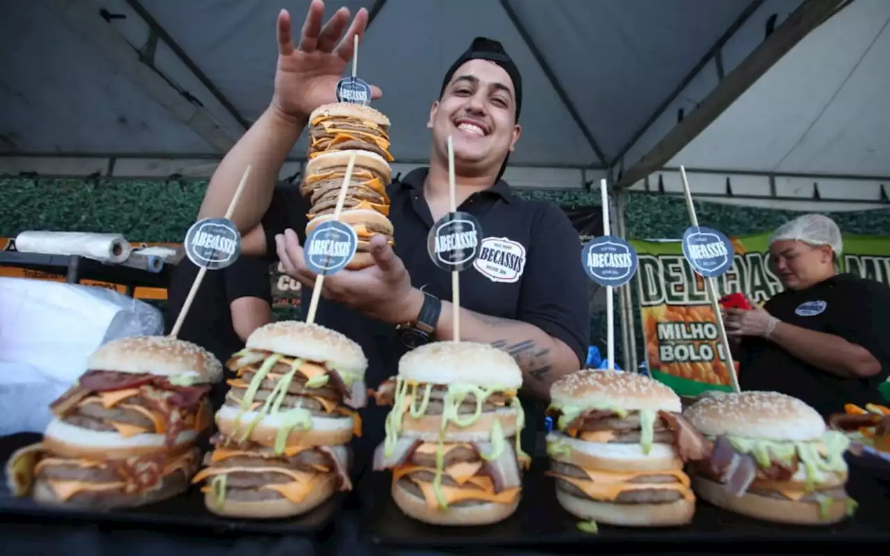 Feira Nacional do Podrão oferece hambúrguer de 16 carnes, 'cachorrão' de 1,20 m e outras delícias | Rio de Janeiro | O Dia