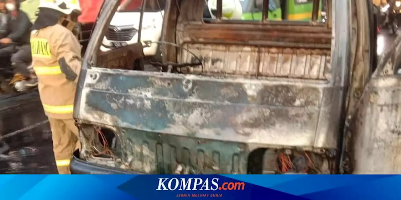 Mobil 'Pickup' Terbakar di Daan Mogot, Diduga akibat Korsleting Mesin