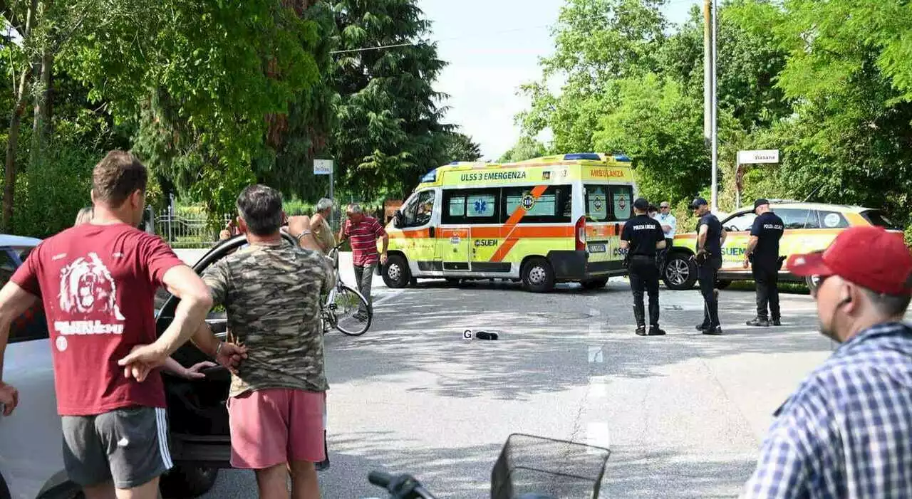 Incidente stradale: bambino di 10 anni morto sul colpo, travolto da un'auto mentre corre in bici