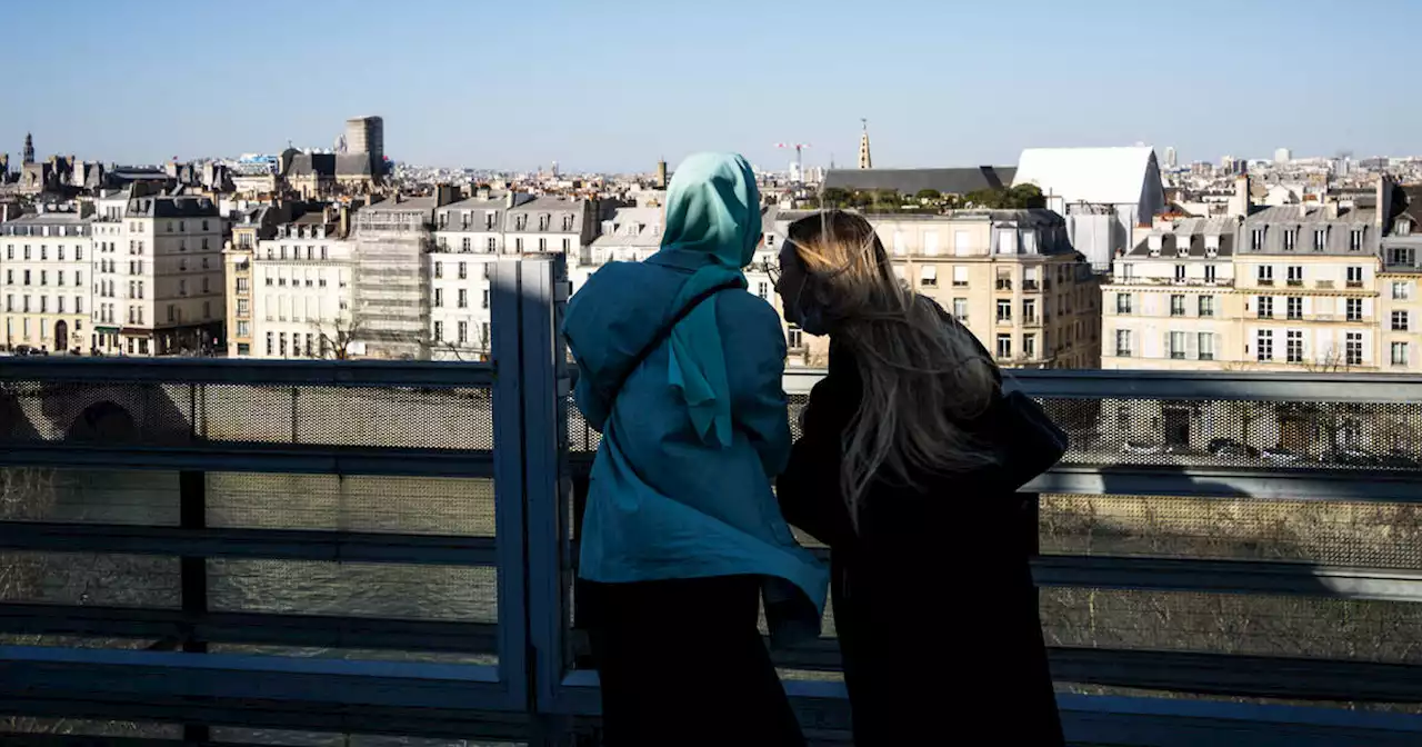 Face aux abayas, les chefs d’établissements scolaires ne veulent plus «jouer les arbitres»