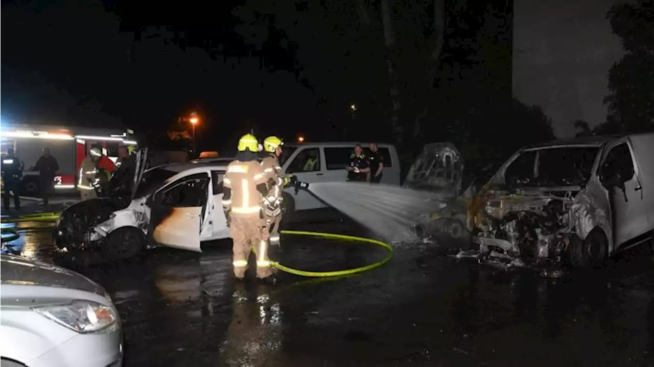 Lichtenberg: Pkw-Brandstifter schlägt gleich zweimal zu