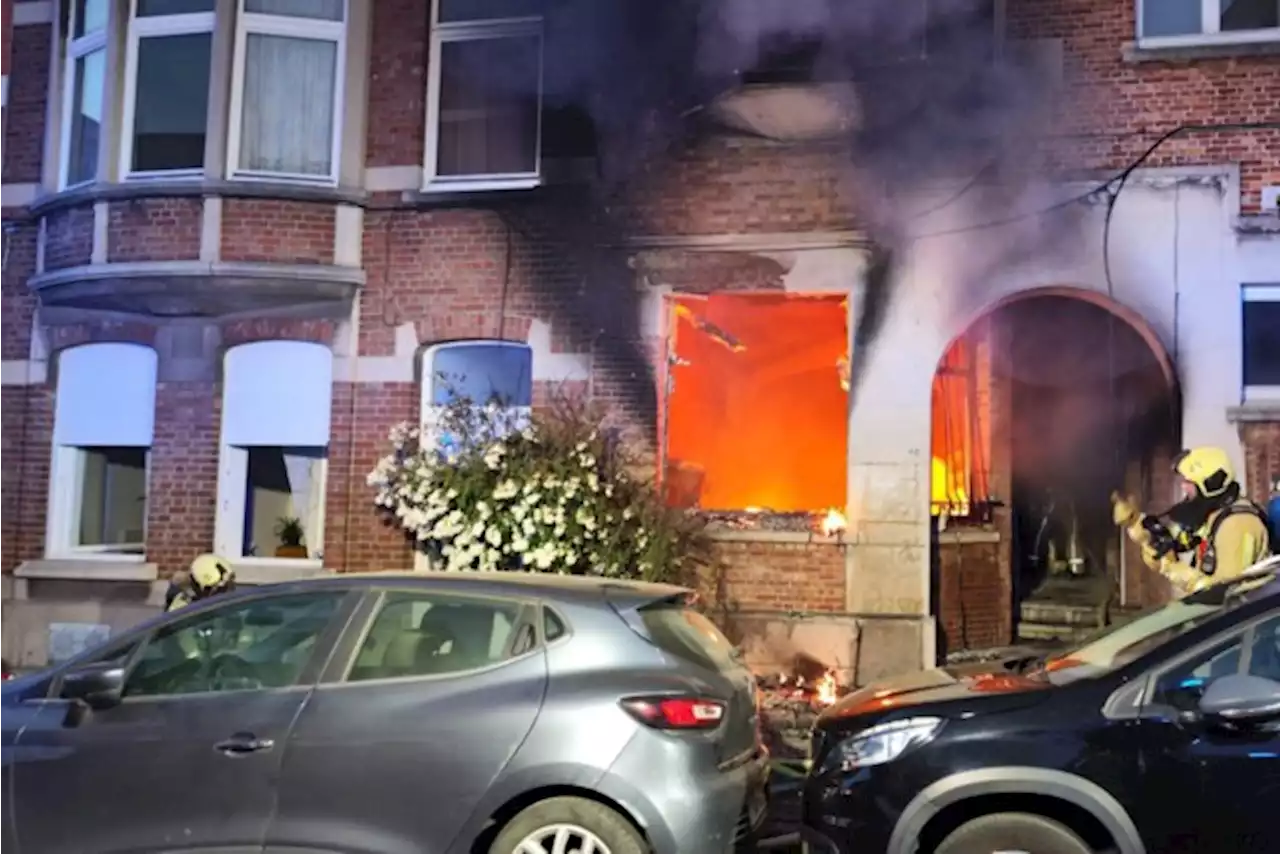 Buitenlandse studente overleden bij woningbrand in kot, buurvrouw en brandweerman raken gewond