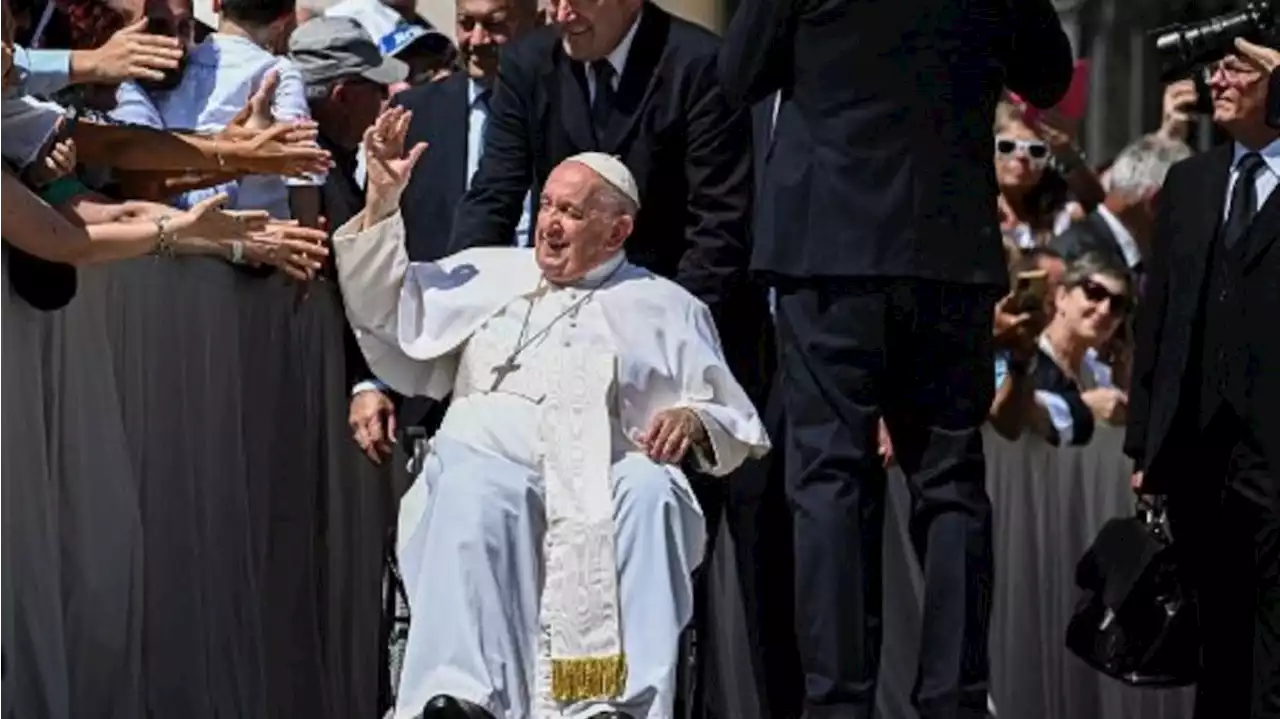 El Papa Francisco sigue mejorando: 'Está bien, sin fiebre y ya hace dieta semilíquida'