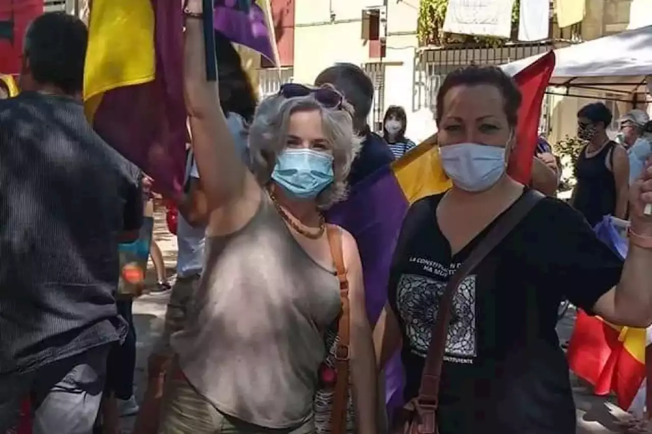 Embargada por protestar contra los reyes en el barrio más pobre de España: 'Me quedó la cuenta a cero'