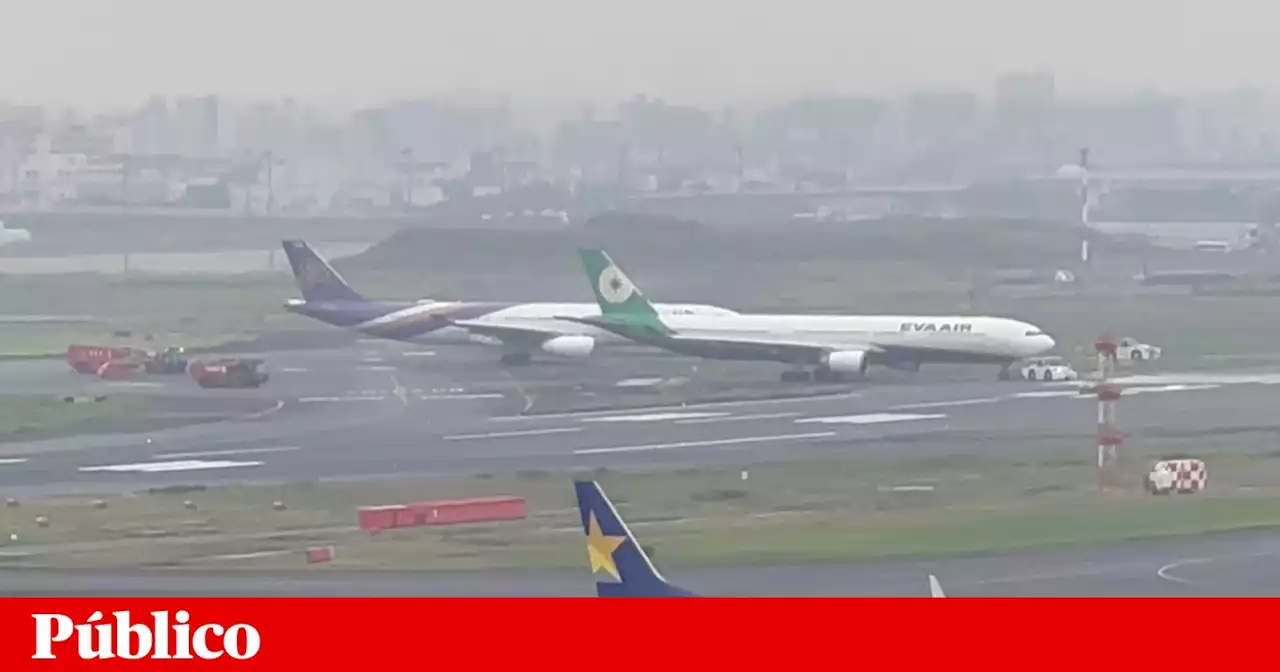 Colisão entre dois aviões causa encerramento de pista no aeroporto de Tóquio