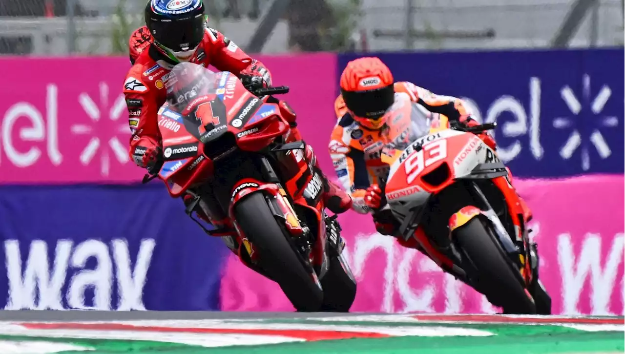 MotoGp, Bagnaia conquista la pole al Mugello e poi litiga con Marquez