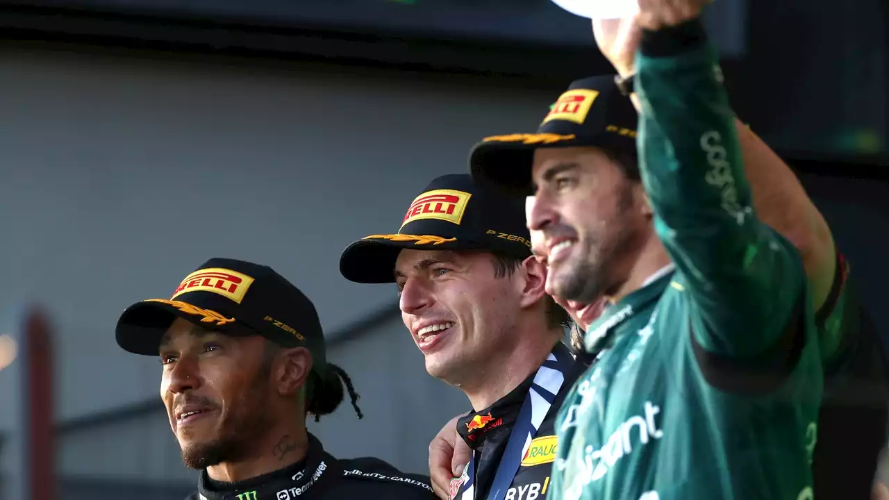 Verstappen asegra que Fernando Alonso es mejor que Hamilton: 'Hace muchas cosas más allá de pilotar'