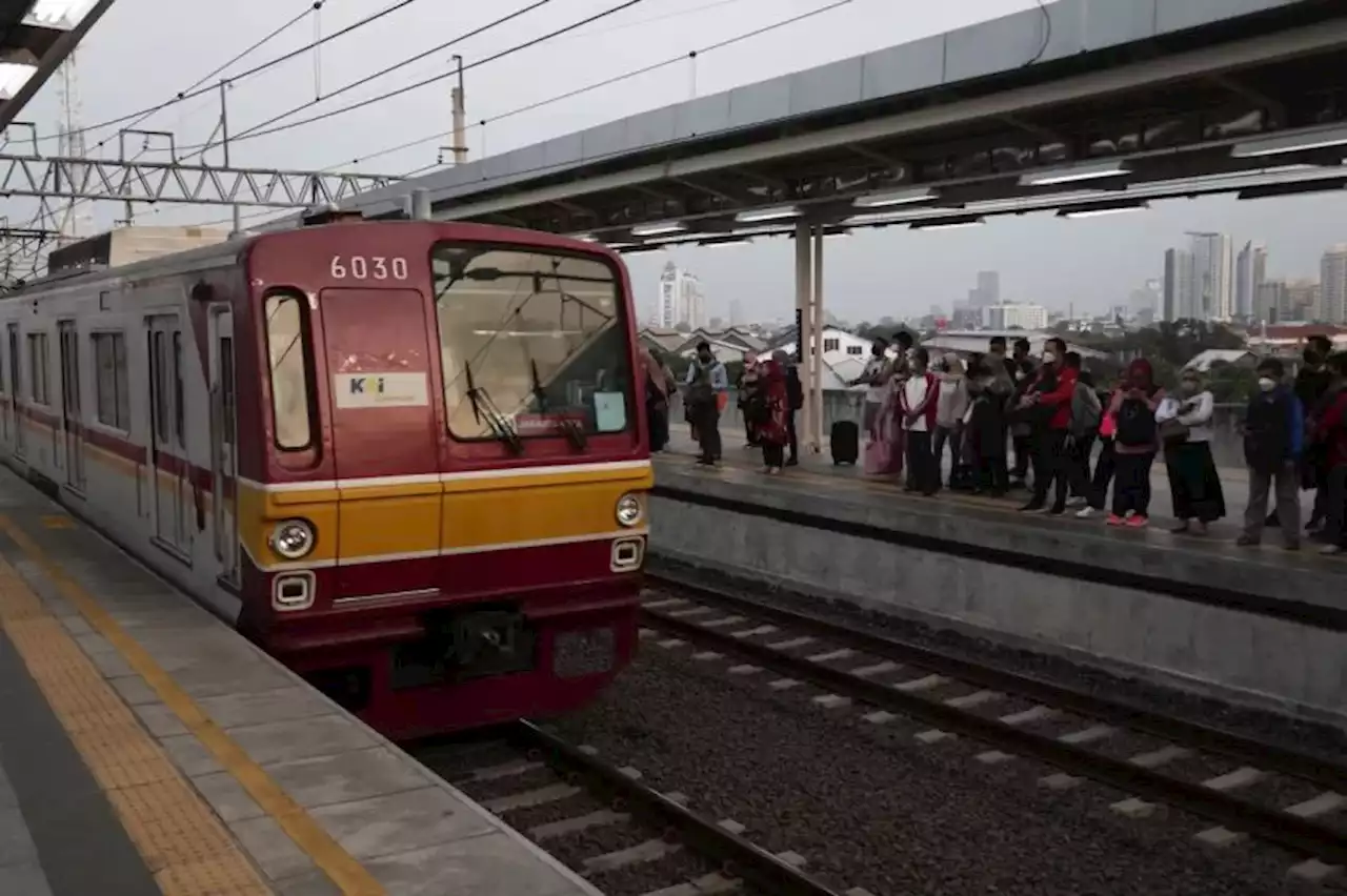 Penumpang KRL Makin Berjubel jadi Alasan KCI Impor Kereta Bekas Jepang