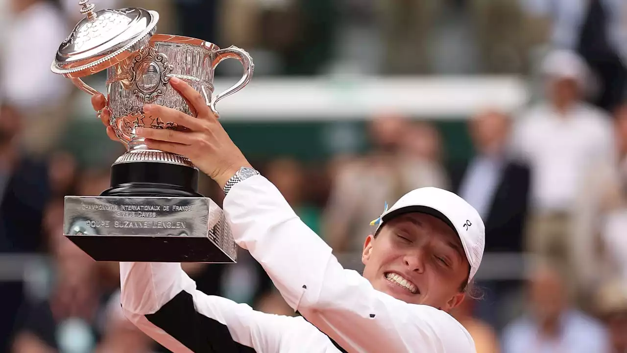 French Open in Paris: Tennis-Ass Iga Swiatek lässt Pokal-Deckel fallen