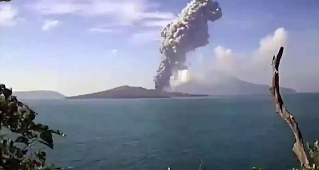 Anak Krakatoa erupts