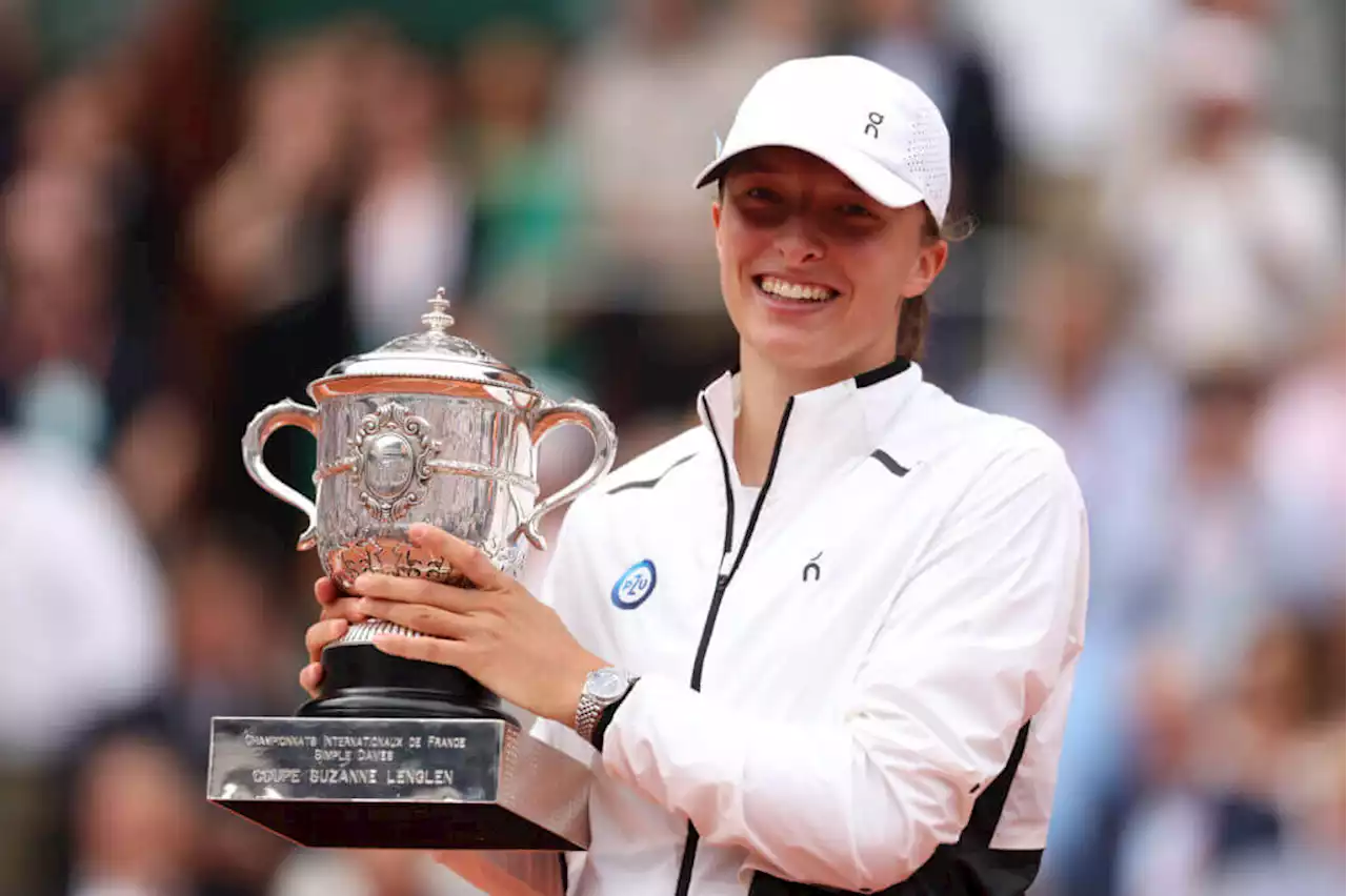 Iga Świątek wins French Open women's final