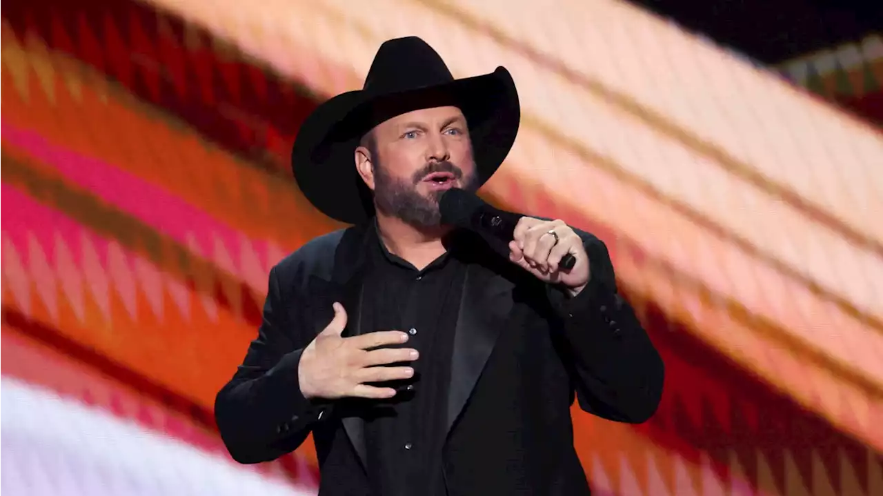 Garth Brooks: Transphobes Not Welcome at My New Bar