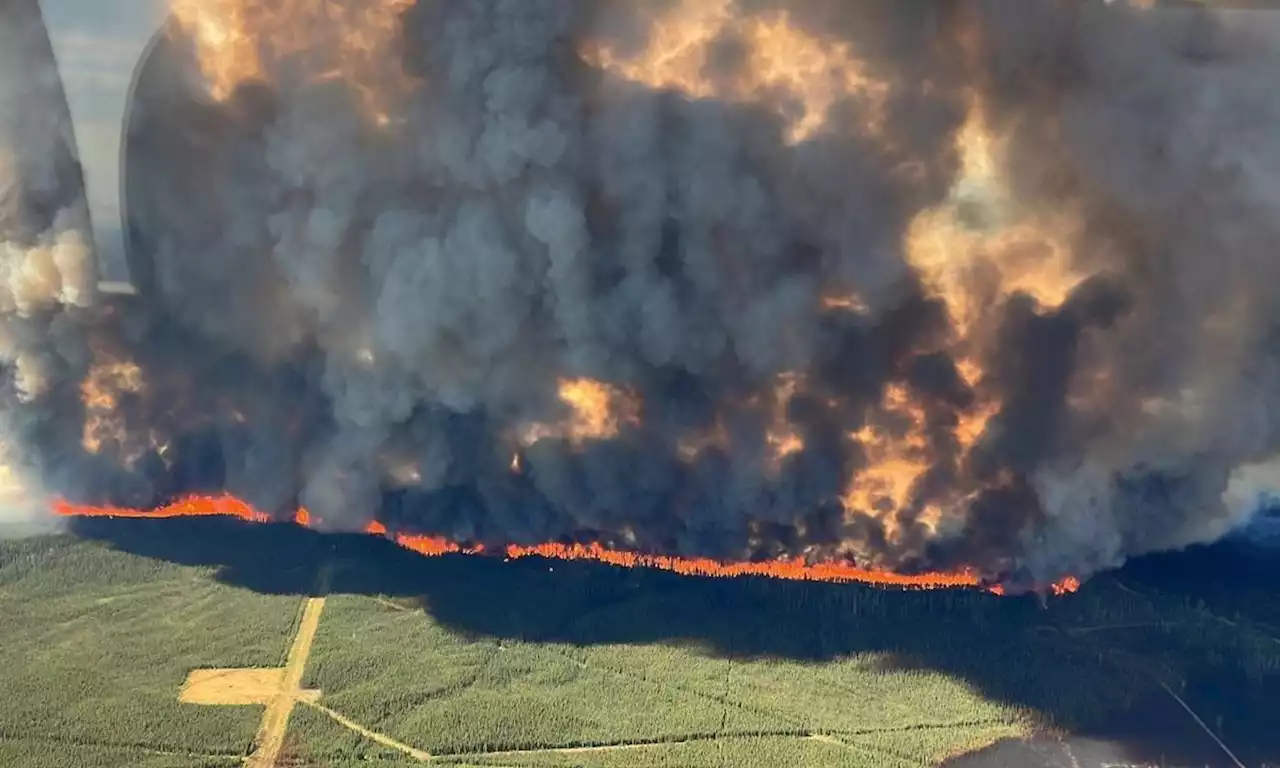 Eyes on the weather as residents pack and flee from fierce wildfire in northeast B.C.