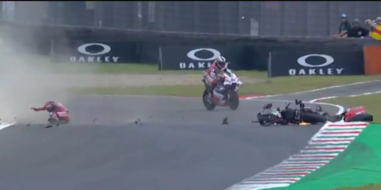 MotoGP Mugello, incidente spaventoso: moto distrutta, pilota ok