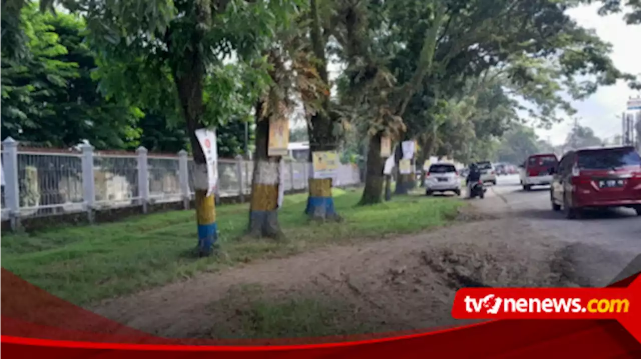 Spanduk Bacaleg Bertebaran di Sejumlah Ruas Jalan di Palembang