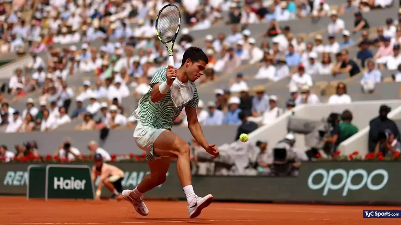 (VIDEO) El DESCOMUNAL punto de ALCARAZ a DJOKOVIC en Roland Garros - TyC Sports