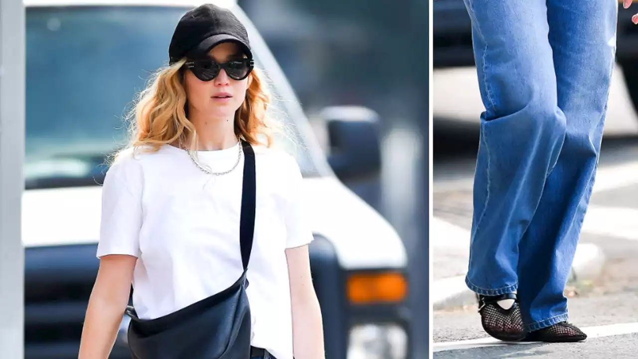 Jennifer Lawrence confirma que las bailarinas transparentes mejor con baggy jeans