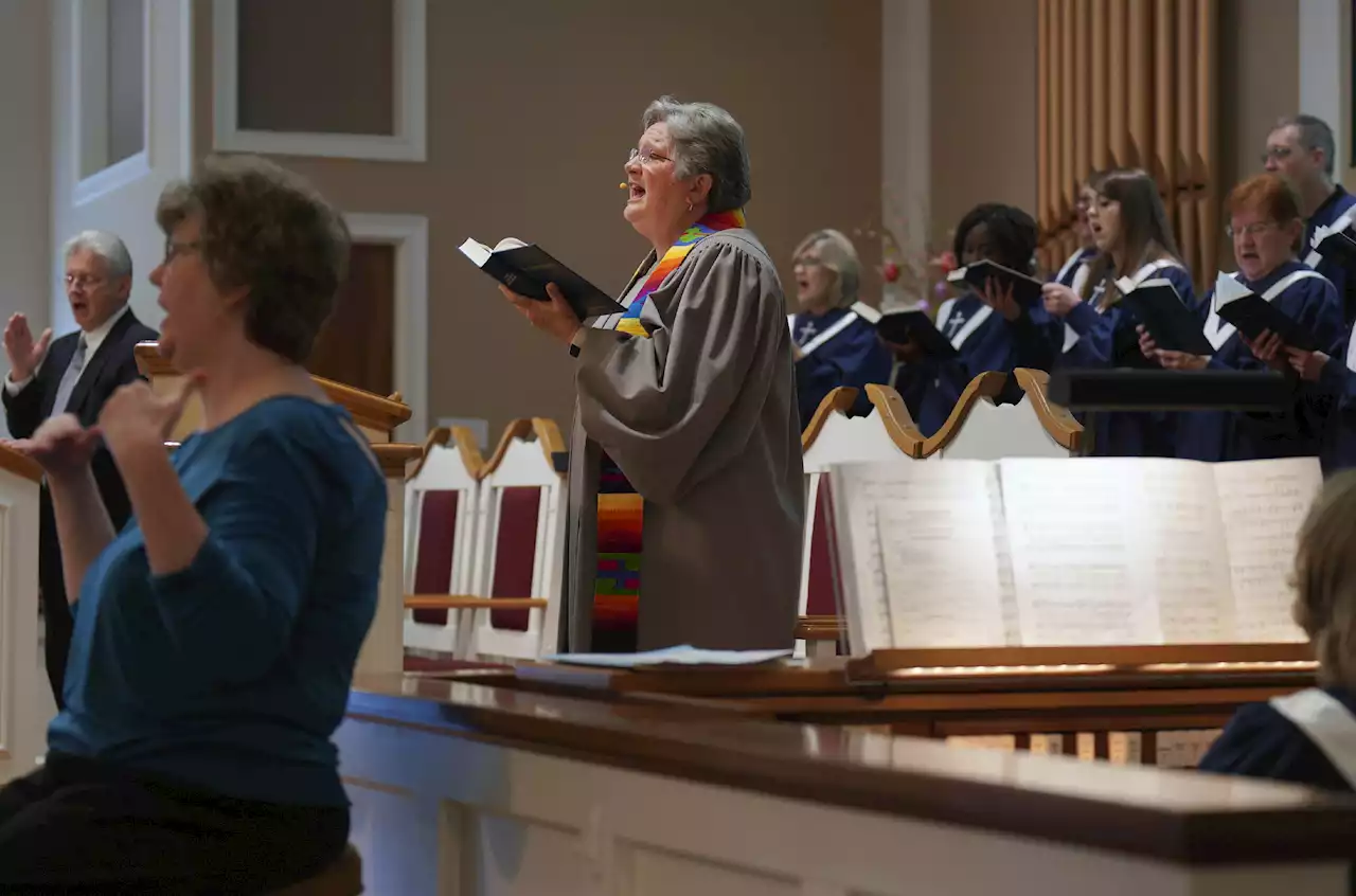 In a last-ditch effort, longtime Southern Baptist churches expelled for women pastors fight to stay