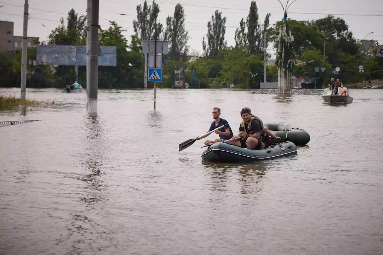 Ukraine-Ticker: Zerstörter Damm - Vermisstensuche geht weiter