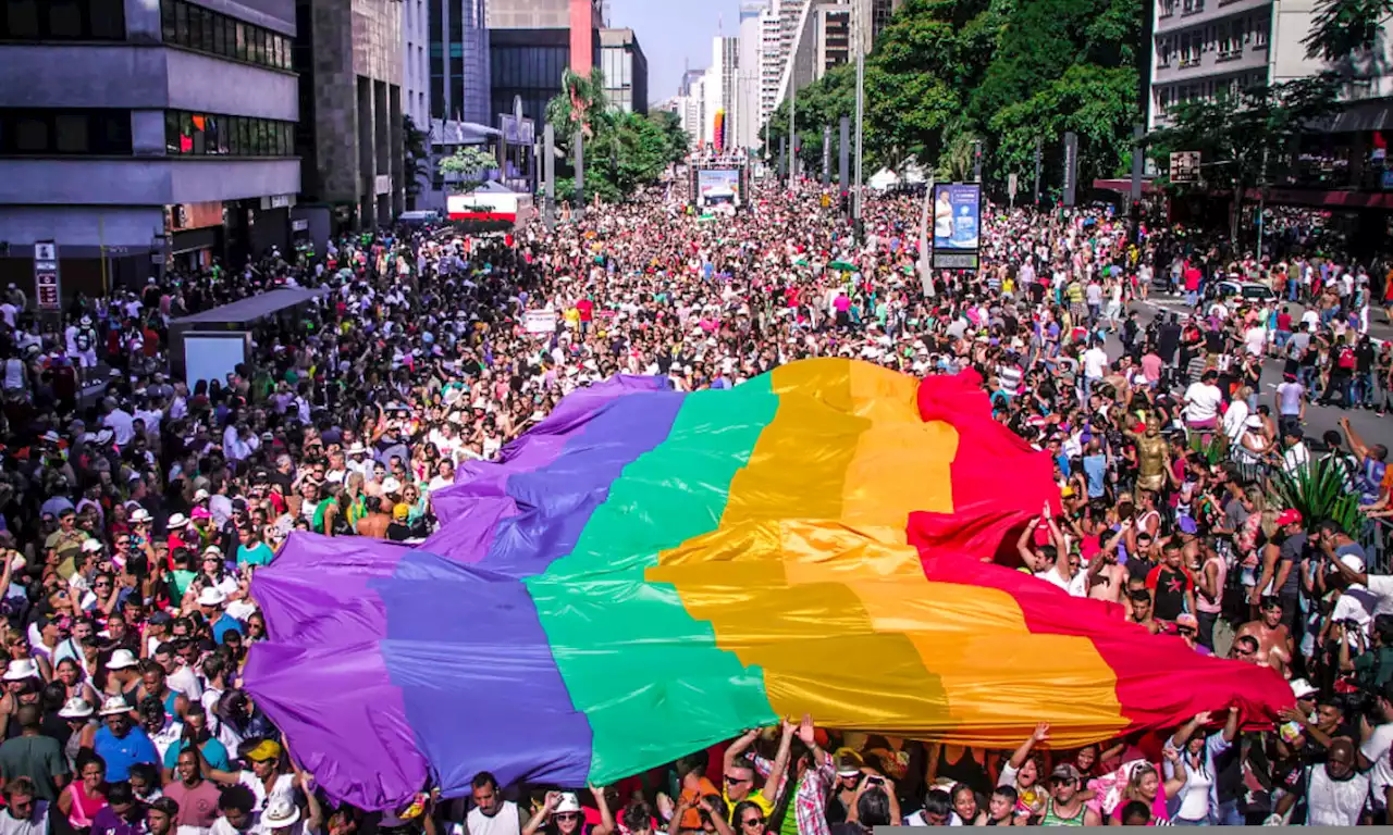 27ª Parada do Orgulho LGBT+ acontece neste domingo em SP e faz apelo por políticas sociais