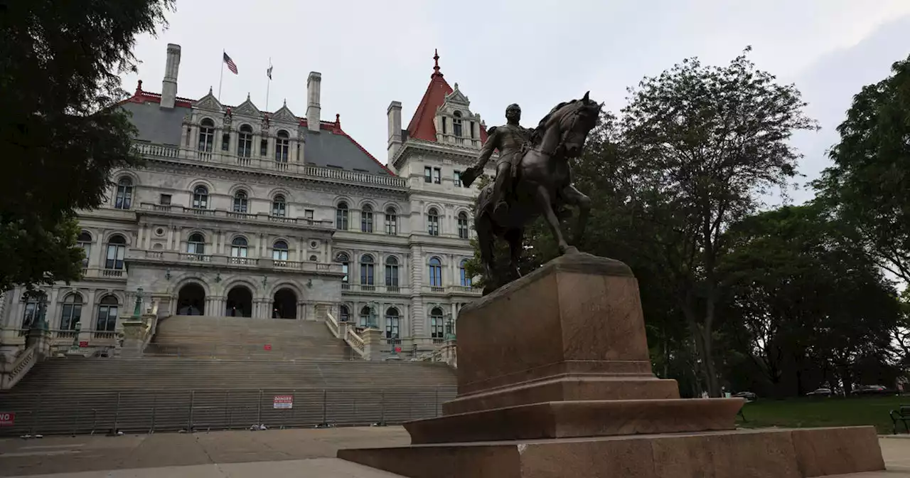 New York lawmakers pass Clean Slate Act, approve new school holidays & more