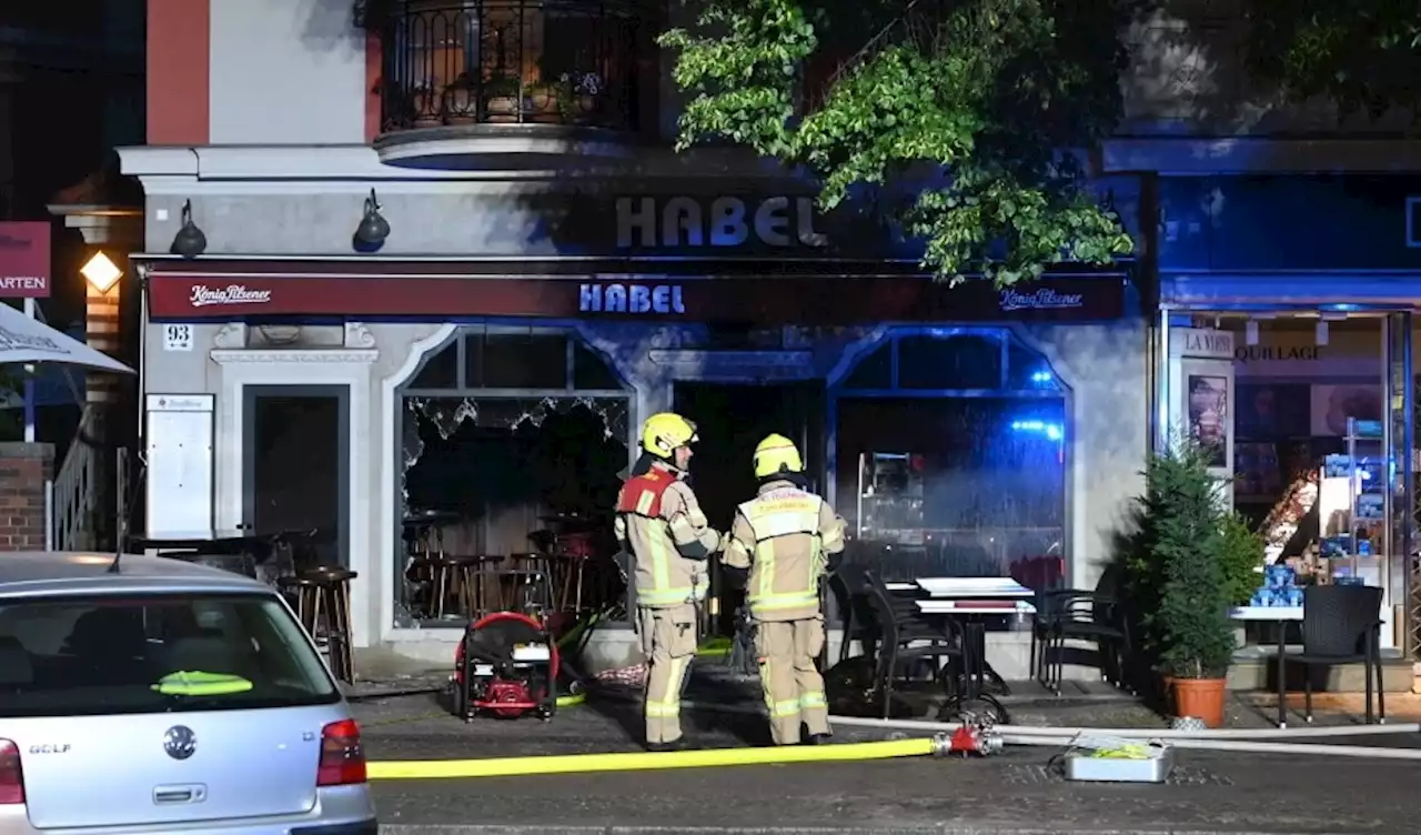 Feuer in Altberliner Promi-Kneipe am Roseneck