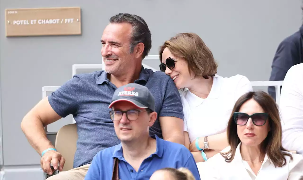 Jean Dujardin et Nathalie Péchalat : les amoureux complices dans les travées de Roland-Garros - Closer