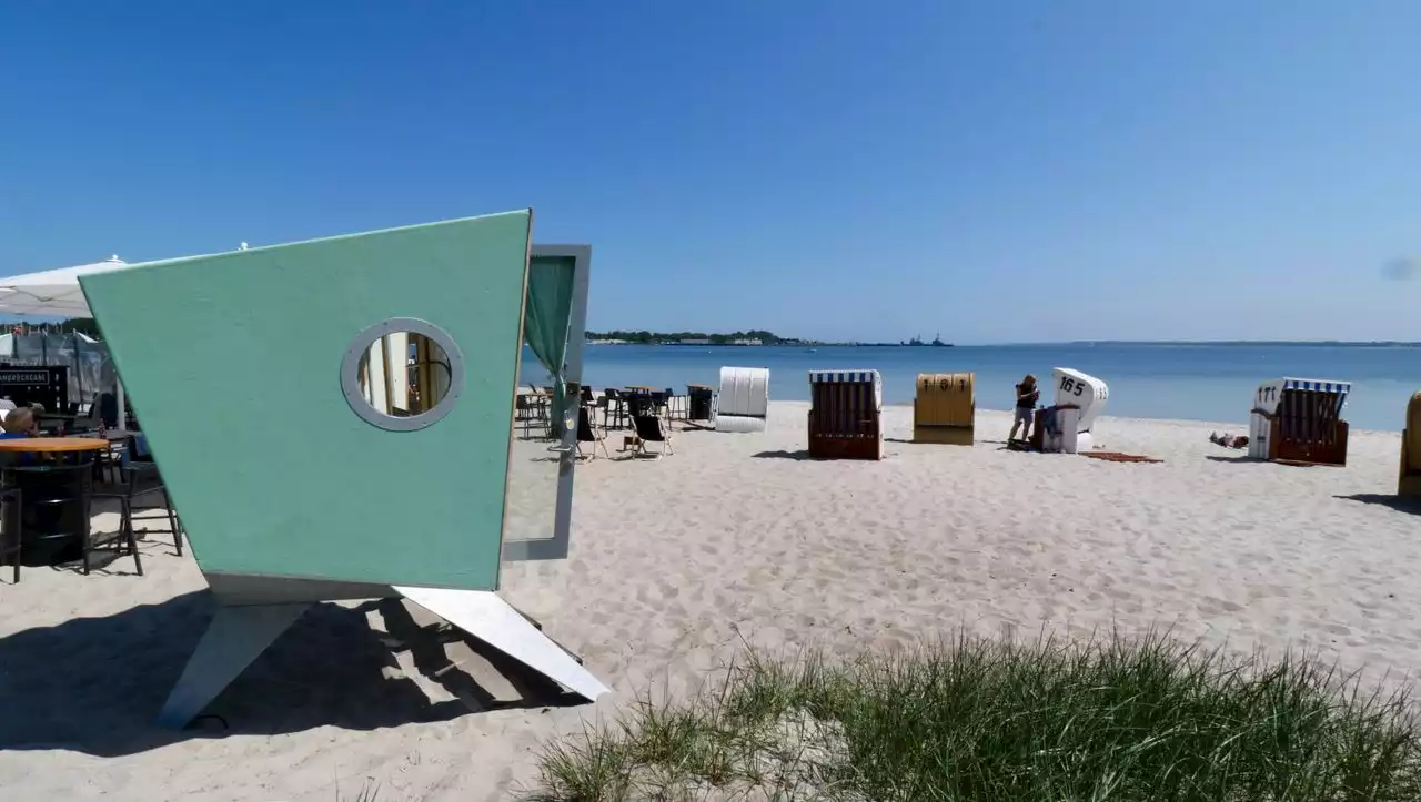 (S+) Tiny Office am Strand: An der Ostsee ist ein Schreibtisch frei