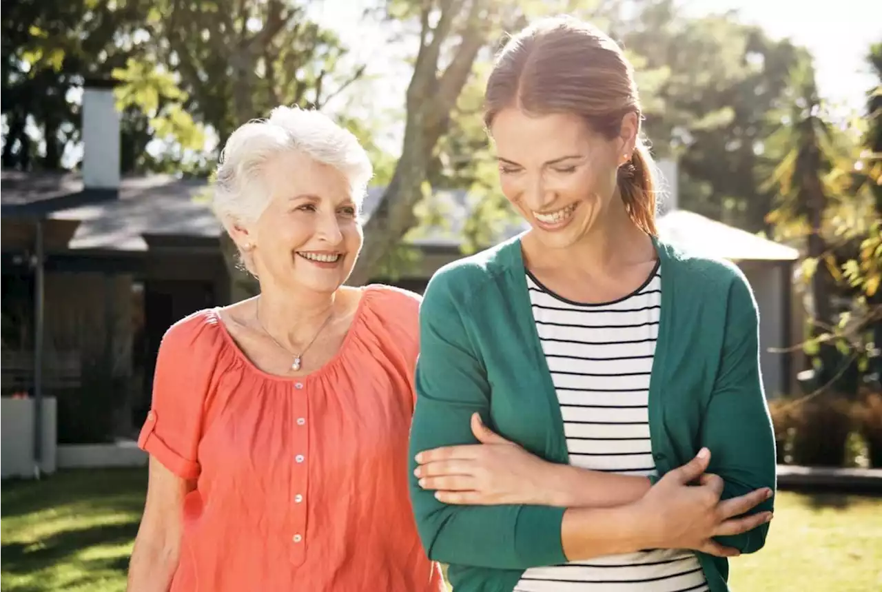 Alzheimer : voici comment les proches peuvent (vraiment) aider