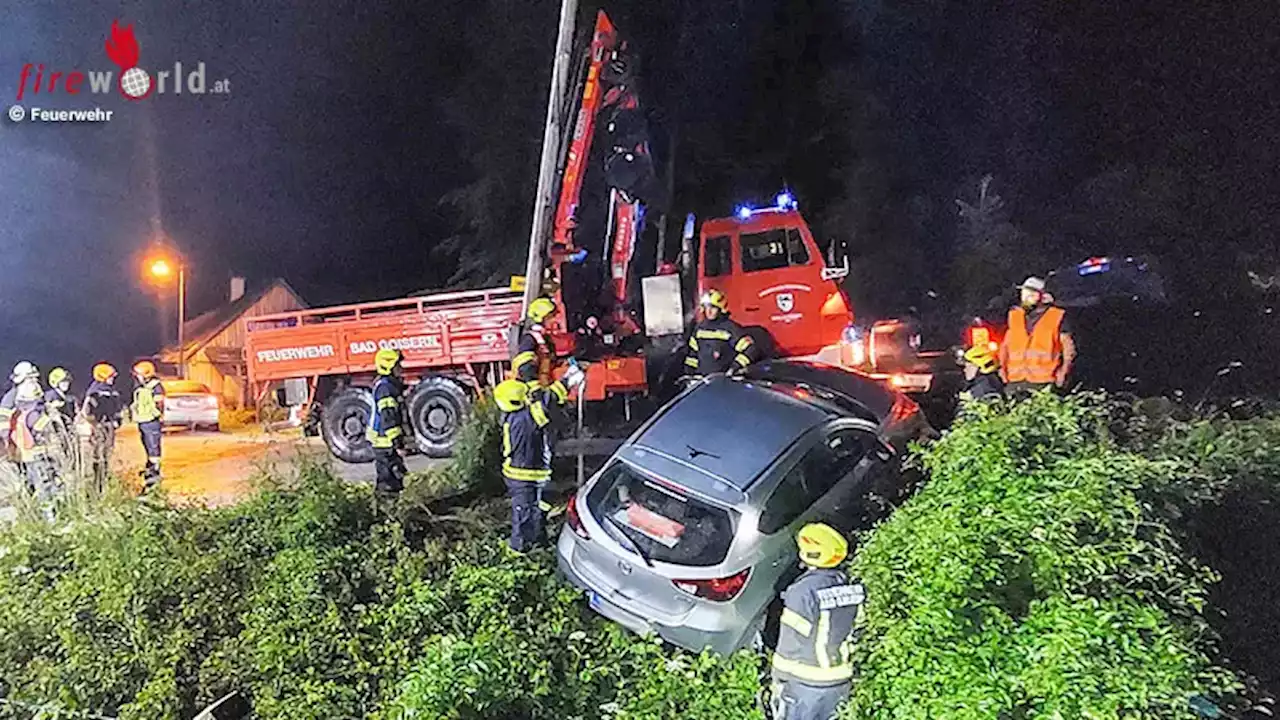 Oö: Auto drohte in Bad Goisern in Bach zu stürzen