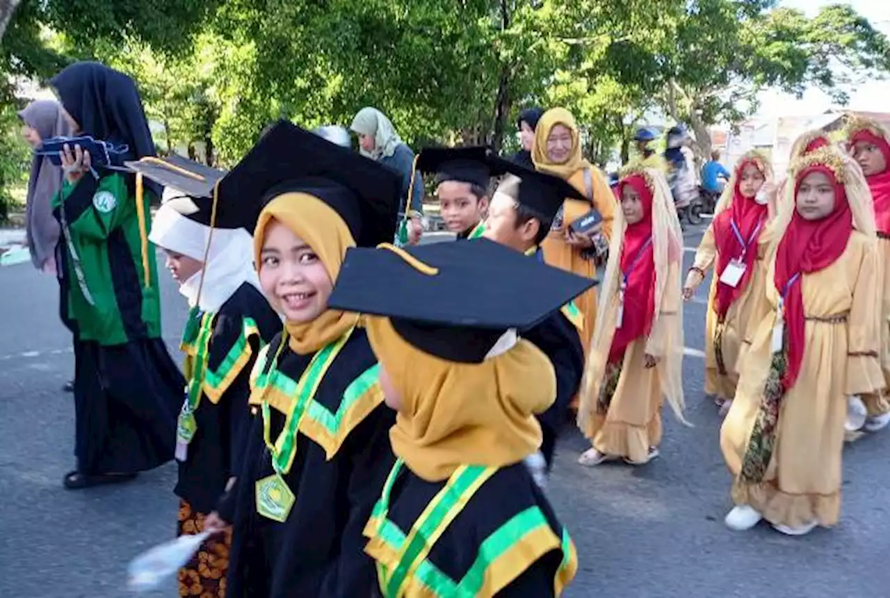 23 Murid MDTA Nurul Ihsan Pabatim Gelar Khatam Quran dan Wisuda Iqra