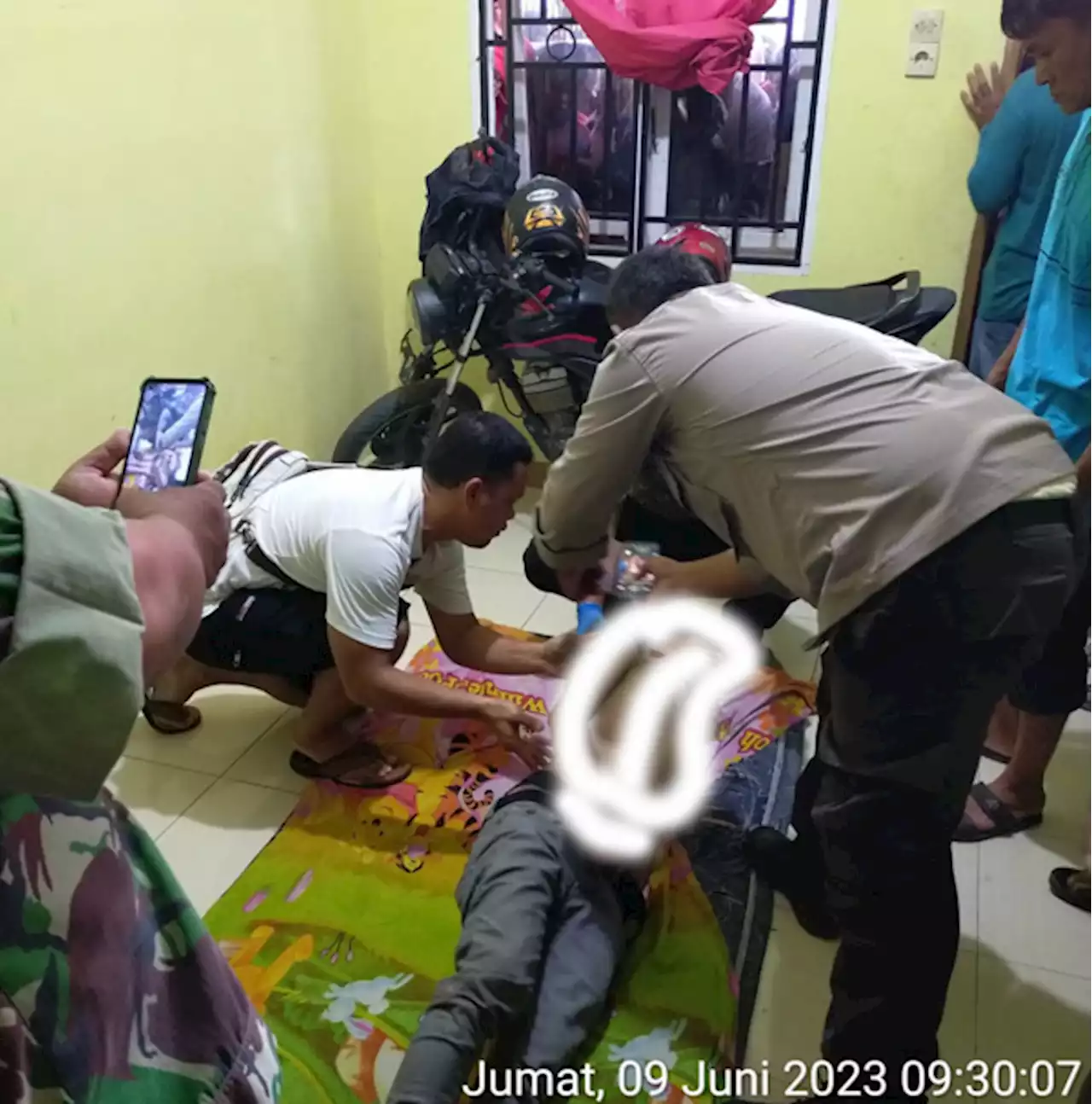 Frustasi Diputuskan Pacar, Karyawan Koperasi Gantung Diri