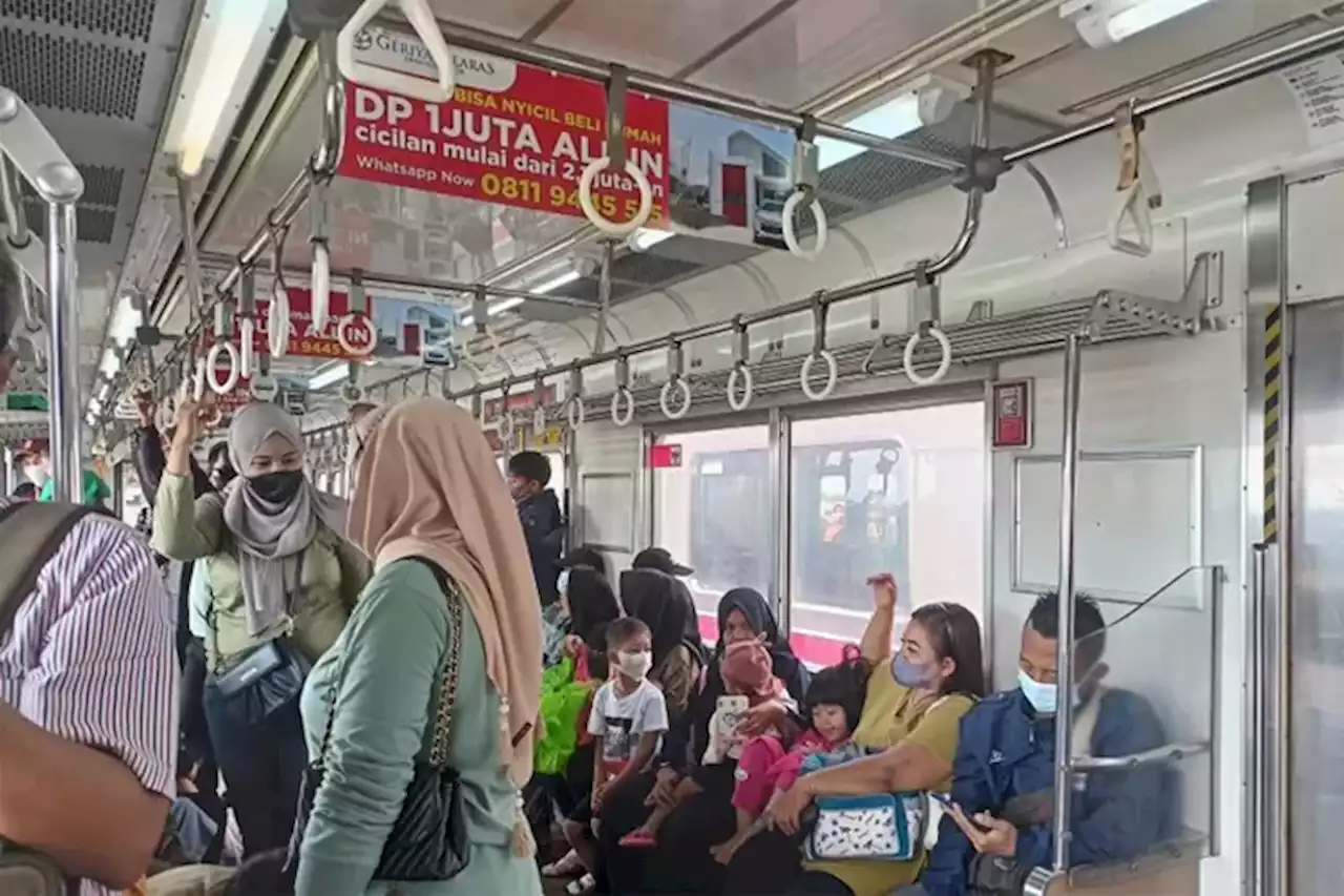 Masih Tunggu Kemenhub, Penggunaan Masker di KRL Masih Harus Dilakukan - Jawa Pos