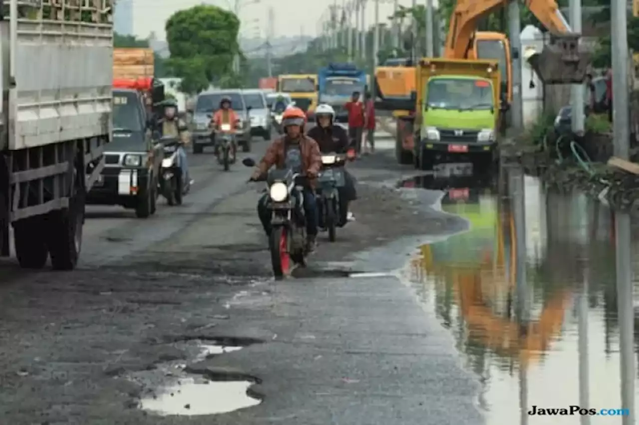 Tips Melibas Jalanan Rusak dengan Sepeda Motor, Harus Lihai dan Waspada - Jawa Pos