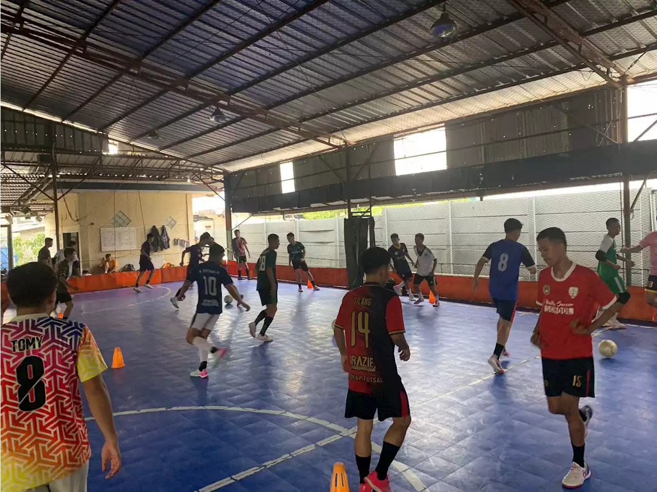 Orang Muda Ganjar Sumsel Asah Kemampuan Milenial dalam Bermain Futsal