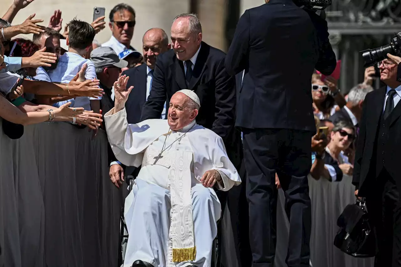 À la demande des médecins, le pape ne célébrera pas l’angélus dimanche