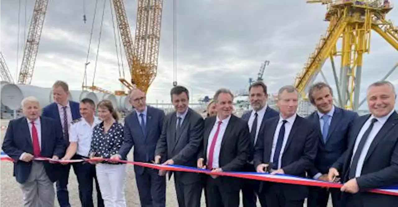 Le premier flotteur du parc-pilote éolien en mer baptisé