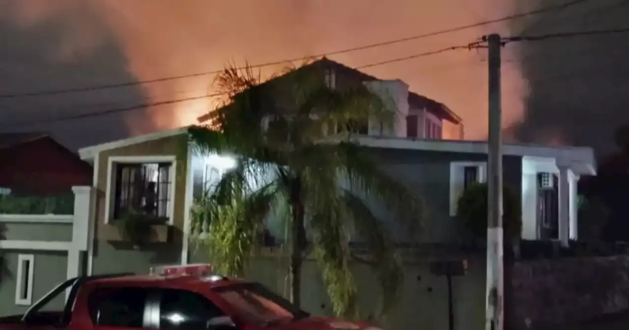 Un adolescente se intoxicó tras el incendio de una vivienda en Córdoba | Sucesos | La Voz del Interior