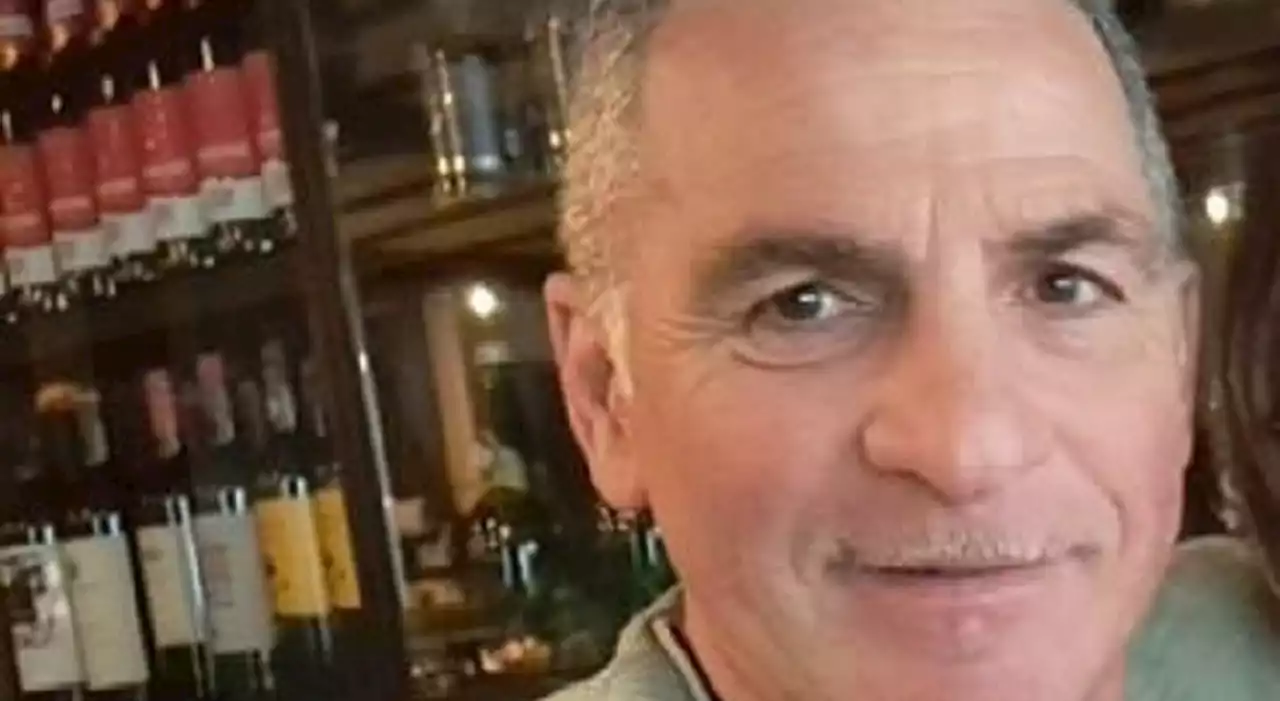 Crolla la tettoia e vola da cinque metri: Andrea muore a 54 anni dopo giorni di agonia. Stava montando una zanzariera