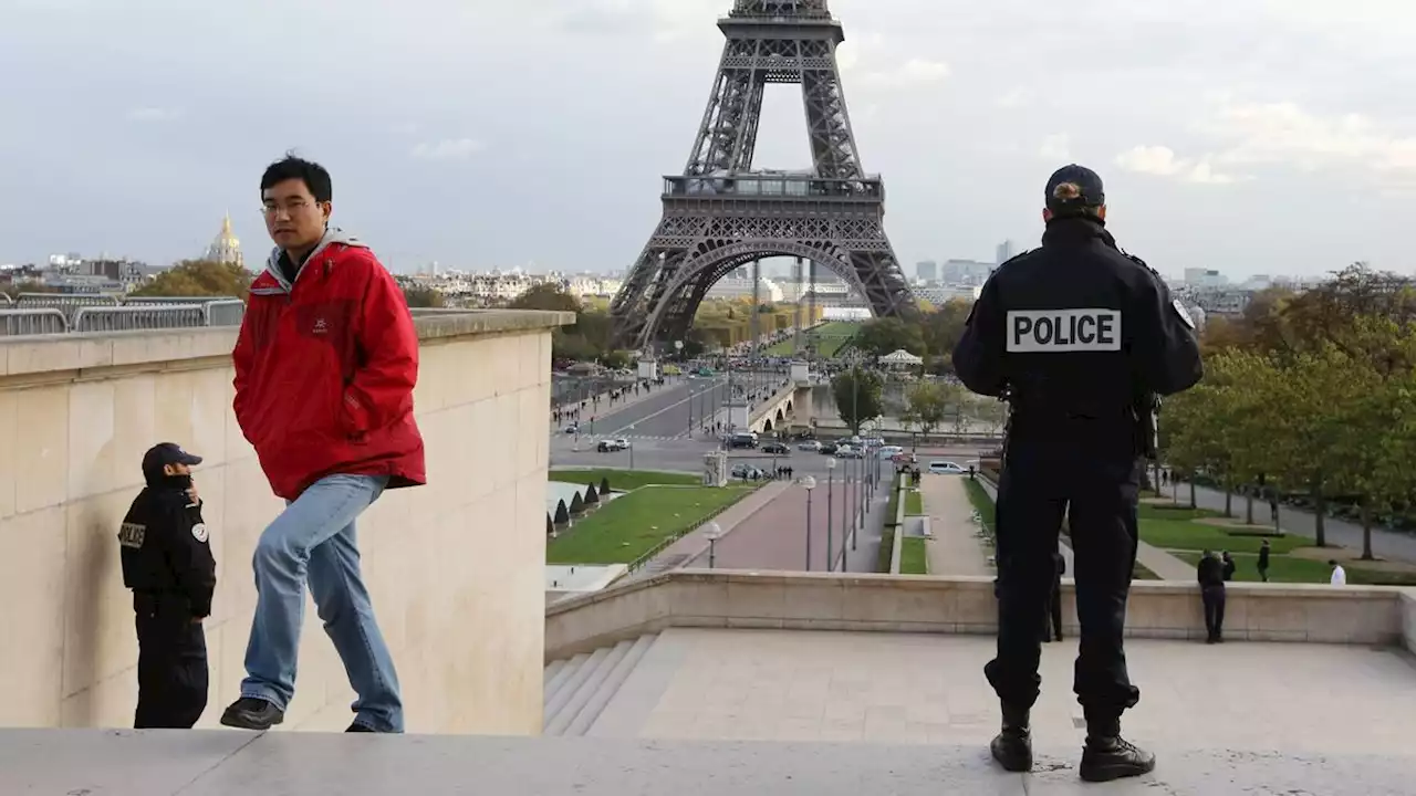 Paris : des voleurs du Trocadéro frappent un homme à coups de tournevis pour son téléphone