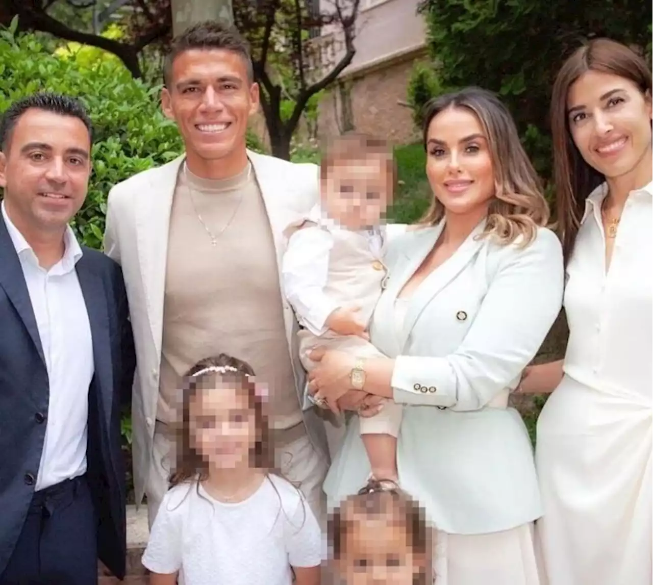 Xavi Hernández fue el padrino del hijo de Héctor Moreno