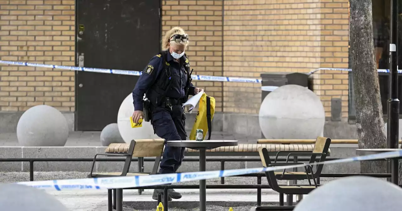 Tiroteo en centro comercial de Suecia dejó un adolescente muerto y tres heridos