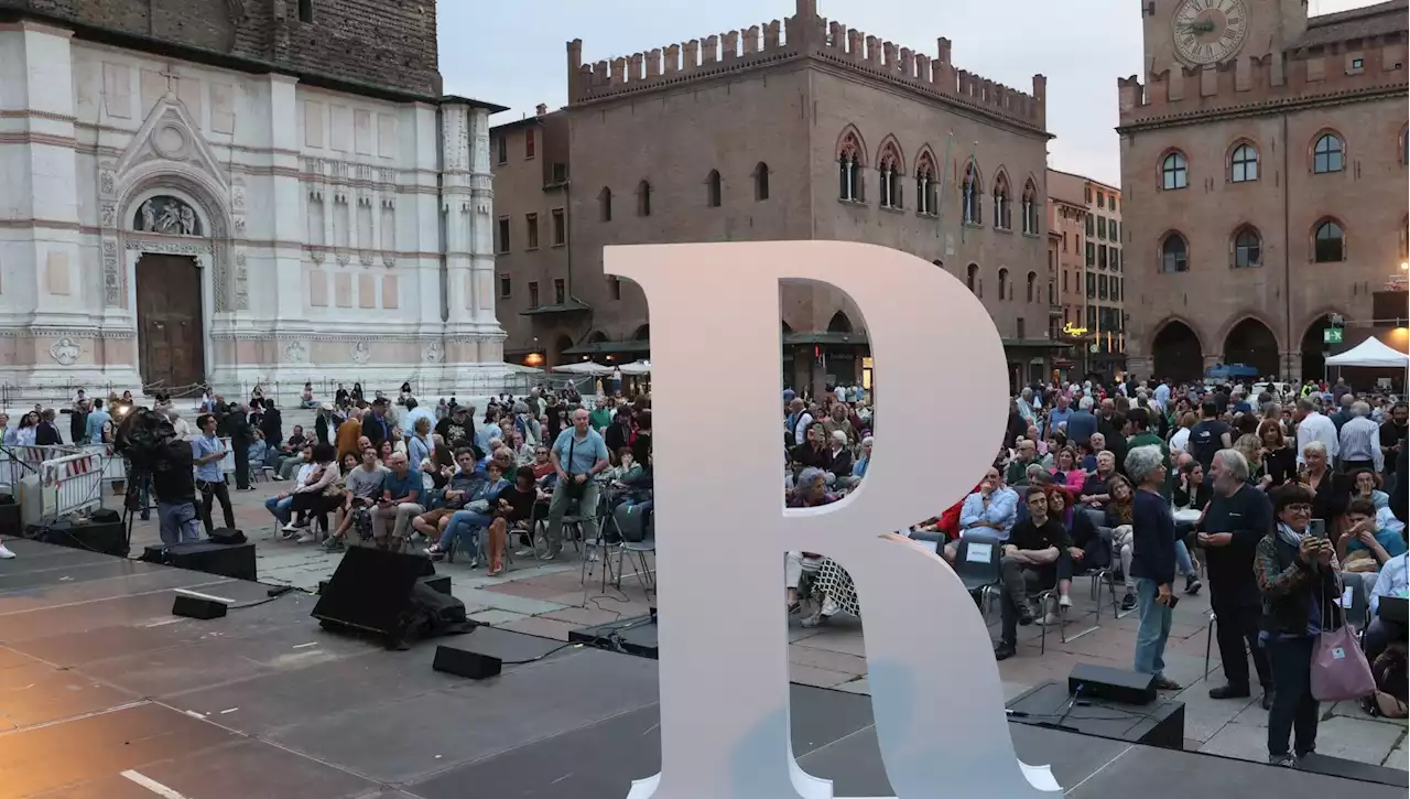 RepIdee, la giornata in diretta: si parte con Alessandro Bergonzoni. Zuppi, Zaki, Maurizio Landini e le dissidenti russe Olga Misik e Marina Ovsjannikova