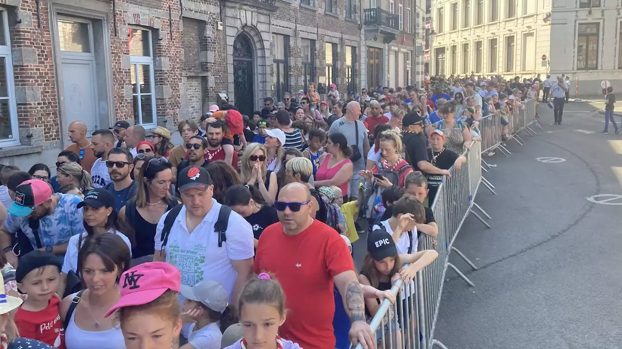 Petit Doudou de Mons : jusqu'à 2 à 3 heures d'attente pour assister au combat