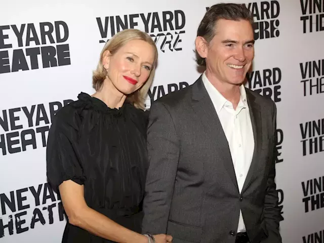 Naomi Watts Marries Billy Crudup Wearing $5K Wedding Dress and Carrying  Deli Flowers: Photos